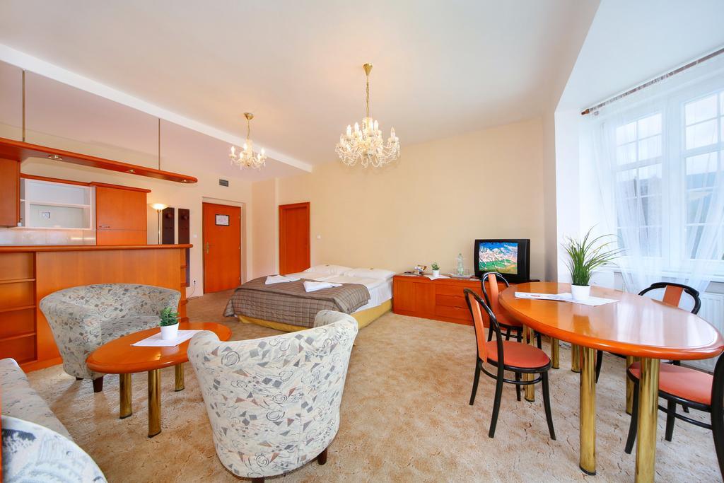 Palace Club Špindlerŭv Mlýn Kamer foto