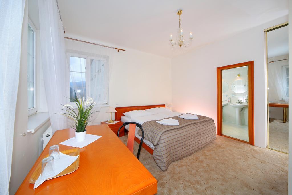 Palace Club Špindlerŭv Mlýn Kamer foto