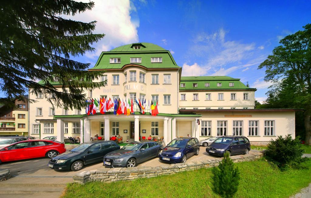 Palace Club Špindlerŭv Mlýn Buitenkant foto