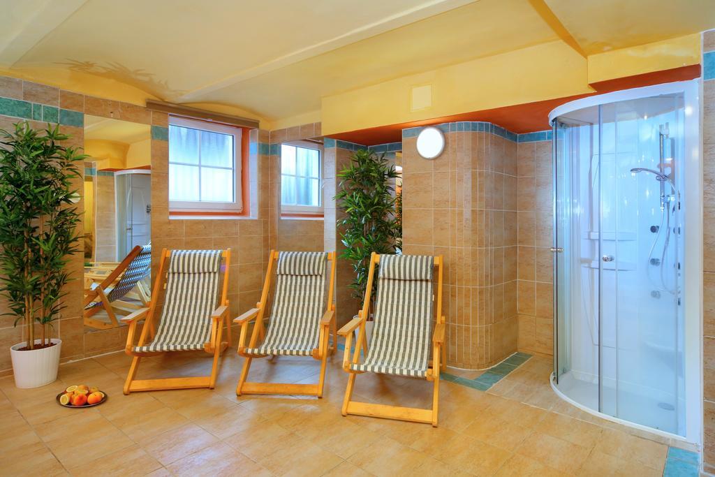 Palace Club Špindlerŭv Mlýn Buitenkant foto